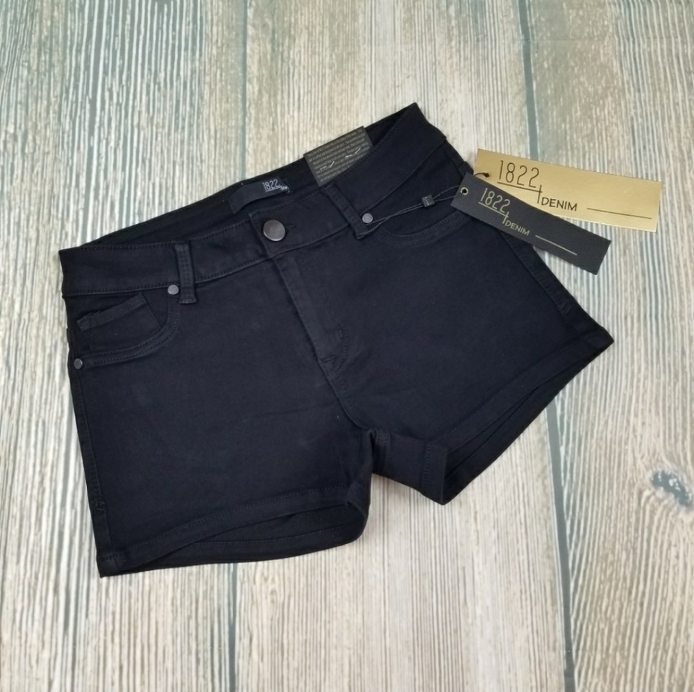 1822 Black Cotton Stretch Shorts